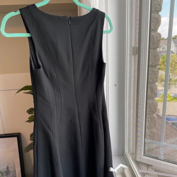 Banana Republic ⚡️ - V Neck Dress - Picture 3 of 5